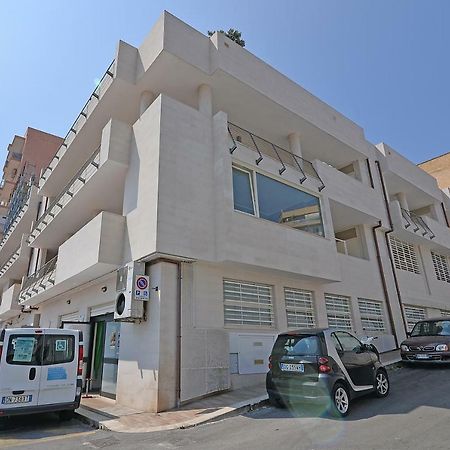 Casa Roberta Bed & Breakfast Монополи Екстериор снимка