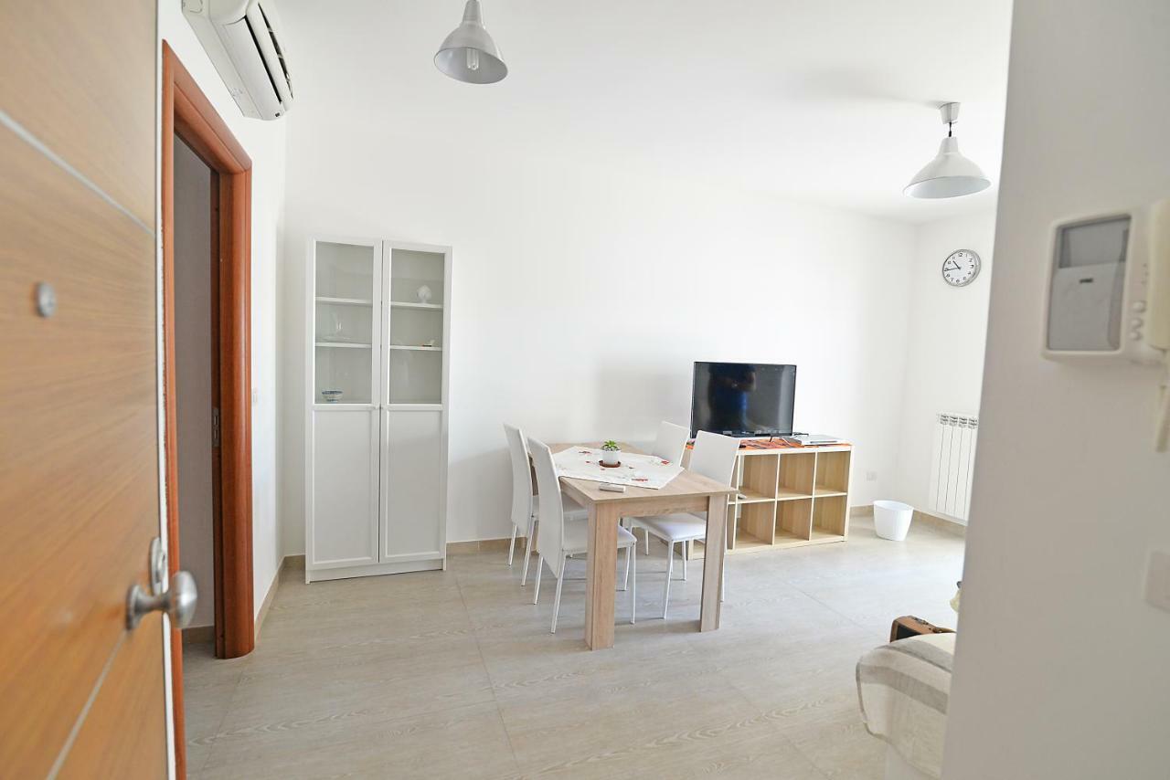 Casa Roberta Bed & Breakfast Монополи Екстериор снимка