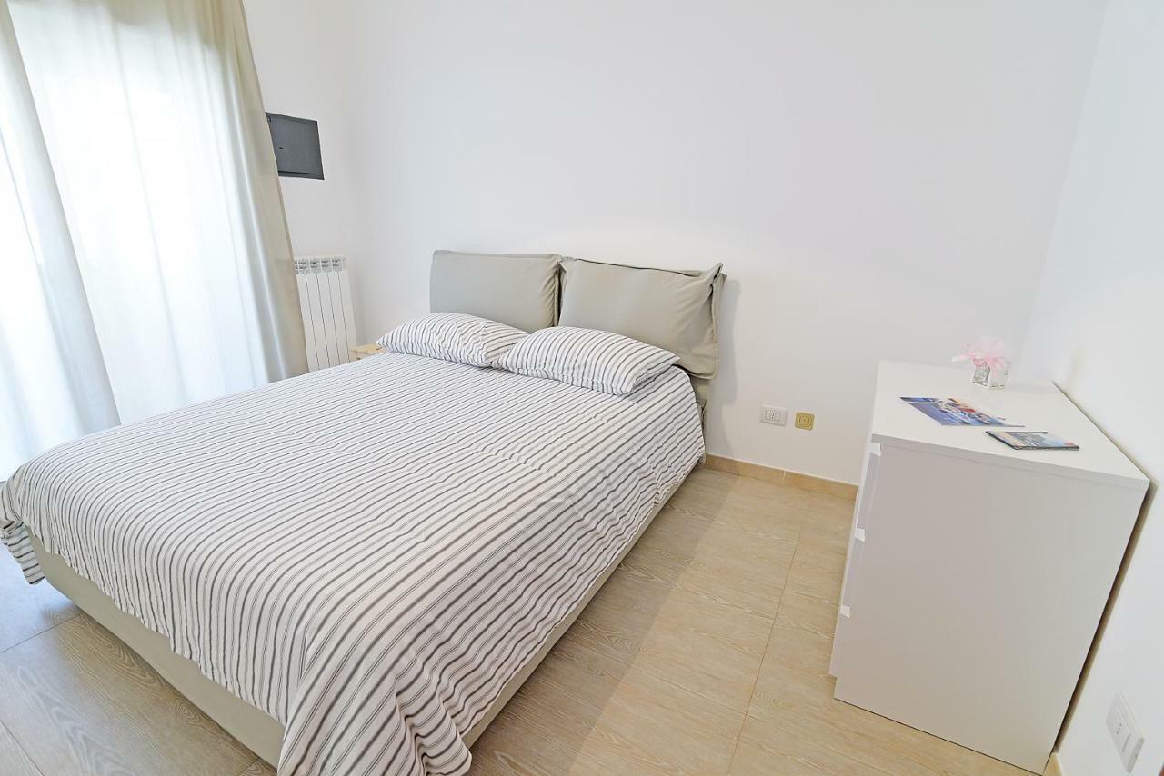 Casa Roberta Bed & Breakfast Монополи Екстериор снимка
