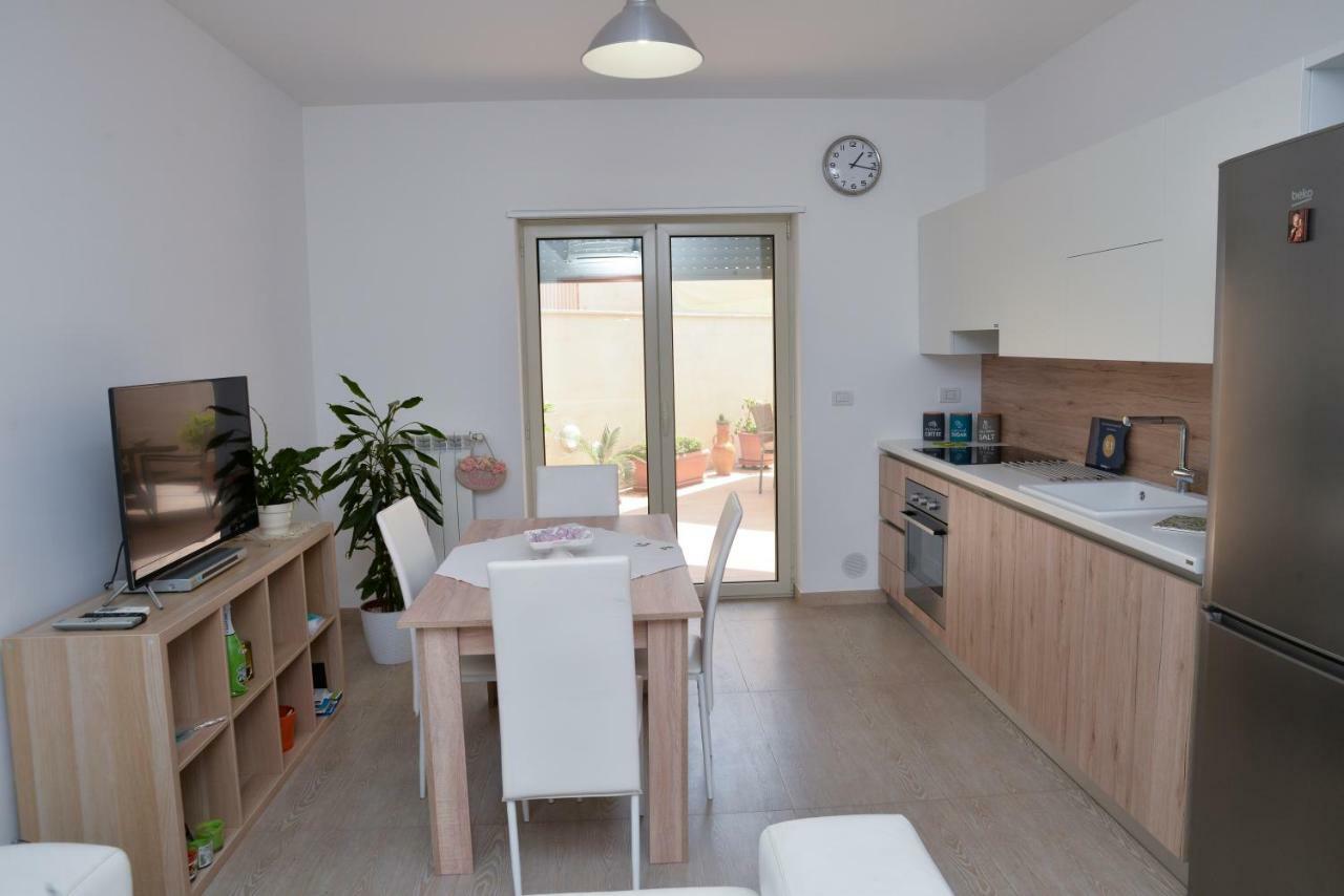 Casa Roberta Bed & Breakfast Монополи Екстериор снимка